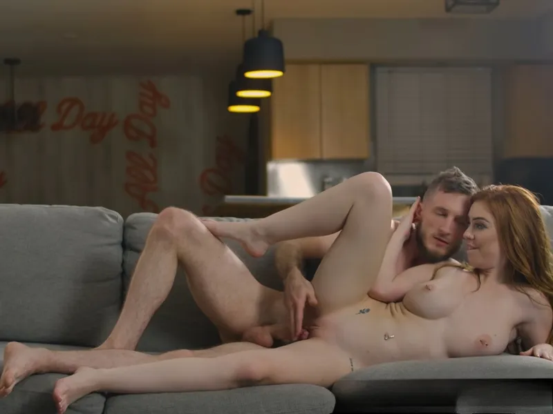 đang tăng ca mà eny cứ dùng bướm lôi kéo tôi doggy cùng em